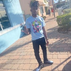 Meet your Posher, Larry